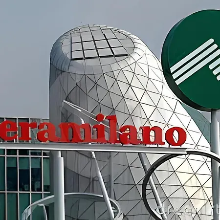 Rho Appartamento In Centro Exterior photo